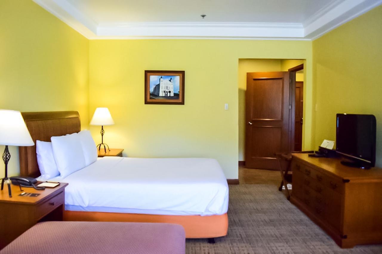 The Manor At Camp John Hay Hotel Baguio City Buitenkant foto
